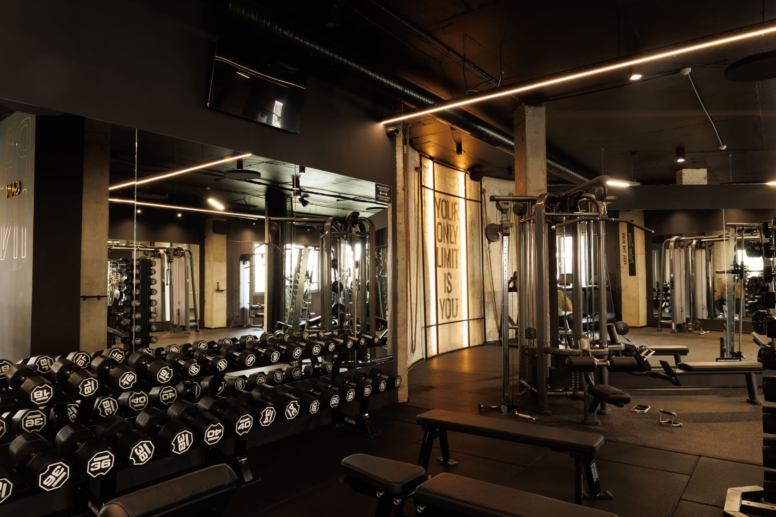 Зала и оборудване на Vitality Gym Пловдив